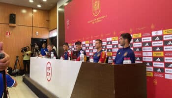 Rechazan seleccionados españoles el 'comportamiento inaceptable' de Luis Rubiales | Video