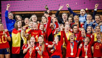 Llegan más reconocimientos a las campeonas mundiales tras el escándalo