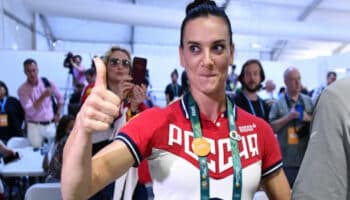 Recupera Yelena Isinbáyeva su puesto en el COI | Tuit