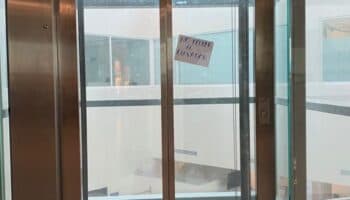 Por 5 elevadores descompuestos paran labores en Hospital General de Juchitán