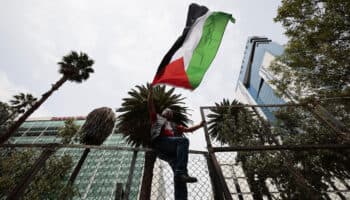 Protestan a favor de Palestina frente a embajada de EU en CDMX