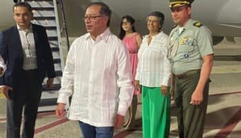 Petro y otros representantes latinoamericanos llegan a México para la cumbre migratoria