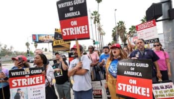 Sindicato de guionistas de Hollywood ratifica acuerdo con estudios