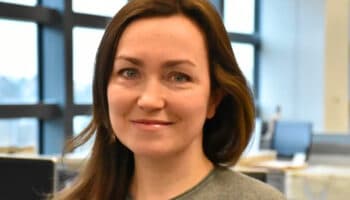 Detienen en Rusia a periodista rusa-estadounidense por no registrarse como ‘agente extranjero’