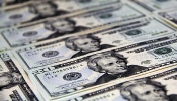 Un impuesto del 2 % a los multimillonarios recaudaría 214 mil millones de dólares: informe