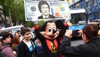 Argentina aguarda resultados; prevén segunda vuelta