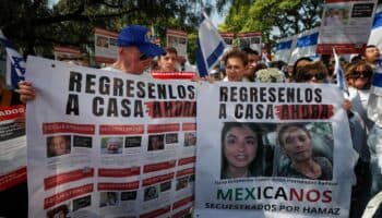Piden que Hamás libere a mexicanos rehenes durante marcha en pro de Israel