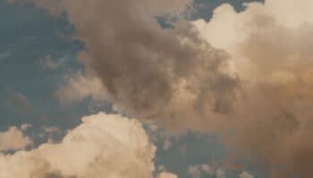 'Nubes de Plástico': Descubren microplásticos en el cielo