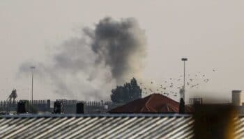 Israel admite que disparó por error en la frontera de Egipto y Gaza; entra más ayuda humanitaria