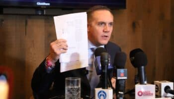 Adrián Rubalcava 'pausa' su renuncia al PRI