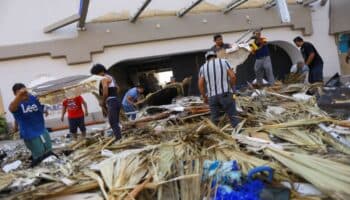 Acapulco sumida en basura tras el paso del huracán Otis
