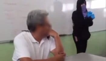 Alumnas de la Voca 8 del IPN golpean a profesor por presunto acoso