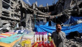 De vuelta a la zona de guerra: Palestinos desamparados regresan a Gaza durante la tregua | Fotos