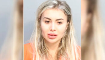 Video | 'Lo siento soy mamá soltera'; Arrestan a mujer por patear a su hijo de 3 años