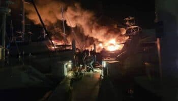 Video | Incendio consume embarcaciones en La Paz, BCS