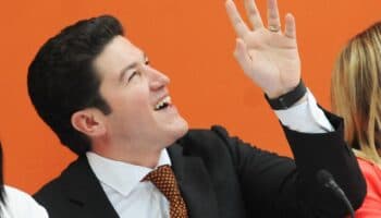 INE ordena bajar 'spots' de Samuel García por ser aún gobernador de NL