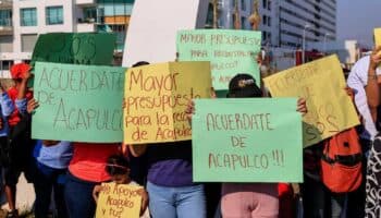 Caravana sale de Acapulco para exigir reconstrucción