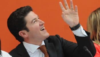 Dejan sin quincena a 7 mil funcionarios públicos de Nuevo León tras licencia de Samuel García