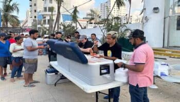 World Central Kitchen lleva alimentos calientes para personas damnificadas en Acapulco