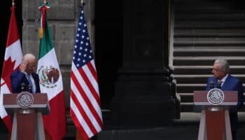 AMLO acordó con Biden reforzar contención en sur de México contra migrantes