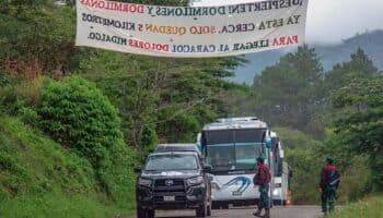 Caravana llega a territorio zapatista para el 30 aniversario del EZLN
