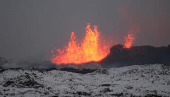 Islandia baja nivel de amenaza por erupción de volcán