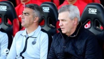 Iguala récord Javier Aguirre con Los Bermellones