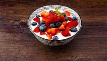 ¿Yogur griego para desayunar? Profeco alerta de estas marcas