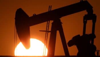 Precios del petróleo crudo se disparan por sanciones a Rusia