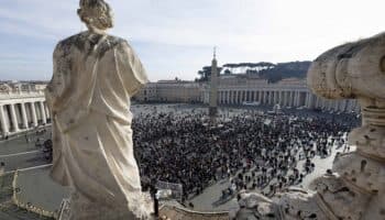El Vaticano  emite "Dignitas infinita;" dice no a teoría de género, cambios de sexo y maternidad subrogada
