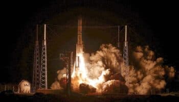 Despegue exitoso del cohete Vulcan con el 'Proyecto Colmena', la primera misión lunar mexicana | Videos