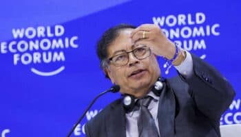 Petro propone en Davos que AL revalúe estrategia contra las drogas: Florencia Ángeles