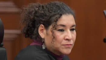 SCJN se niega a inscribir a Lenia Batres en el ISSSTE y a recortarle el salario