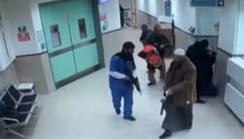 Video | Vestidos de mujeres, soldados israelíes matan a tres palestinos en hospital de Cisjordania