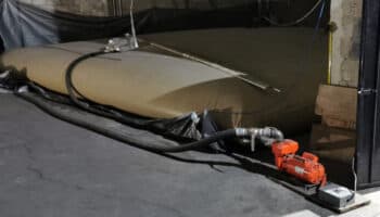 Delata incendio toma clandestina controlada por ucranianos