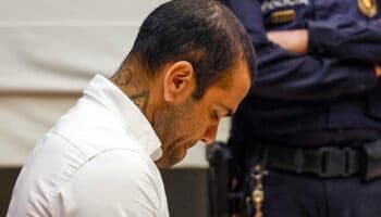 Hacienda española debe devolver 1.2 millones de euros a Dani Alves, dinero con el que pedirá su libertad