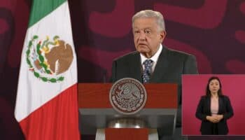 AMLO amanece con el ojo hinchado por 'tutupiche'