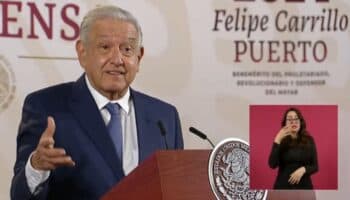 'Que cambie su teléfono, no pasa nada', responde AMLO tras ser cuestionado por revelar datos personales de periodista del NYT