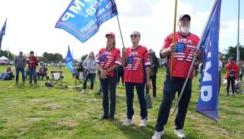Antiinmigrantes protestan en frontera sur de EU