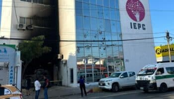 Lanzan bomba molotov contra Instituto Electoral de Chiapas