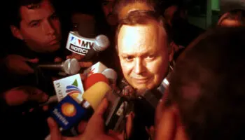 Fernández denunció a ejecutivos de Televisa ante la SEC; fue detenido en España por presunta 'extorsión'