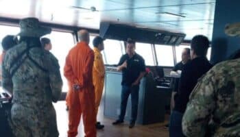 Emplazan a huelga trabajadores de hoteles flotantes de Pemex