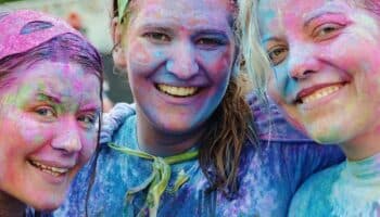 Estos son los países más felices del mundo en 2024, según estudio