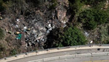 Niño de 8 años, único sobreviviente en accidente de autobús que dejó 45 muertos