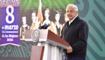 AMLO pide a FGR investigar muerte de normalista tras disparo de policías