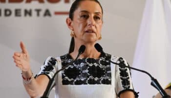 Sheinbaum no haría reforma fiscal en primeros años de sexenio si gana elección