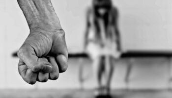 Guterres: Epidemia de violencia contra las mujeres 'deshonra a la humanidad'