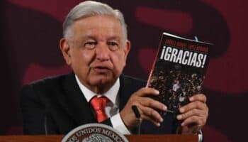 Magistrado electoral quiere prohibir libro de AMLO, dice el presidente