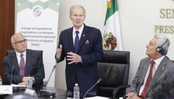 Durante visita al Senado, titular de la NASA animó a México a lanzar sus propios satélites