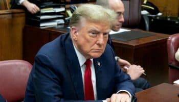 Trump protesta por trabas a ausentarse de juicio NY debido a vista en la Corte Suprema